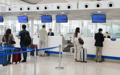 Mostrador de facturación de Air Europa en un aeropuerto español